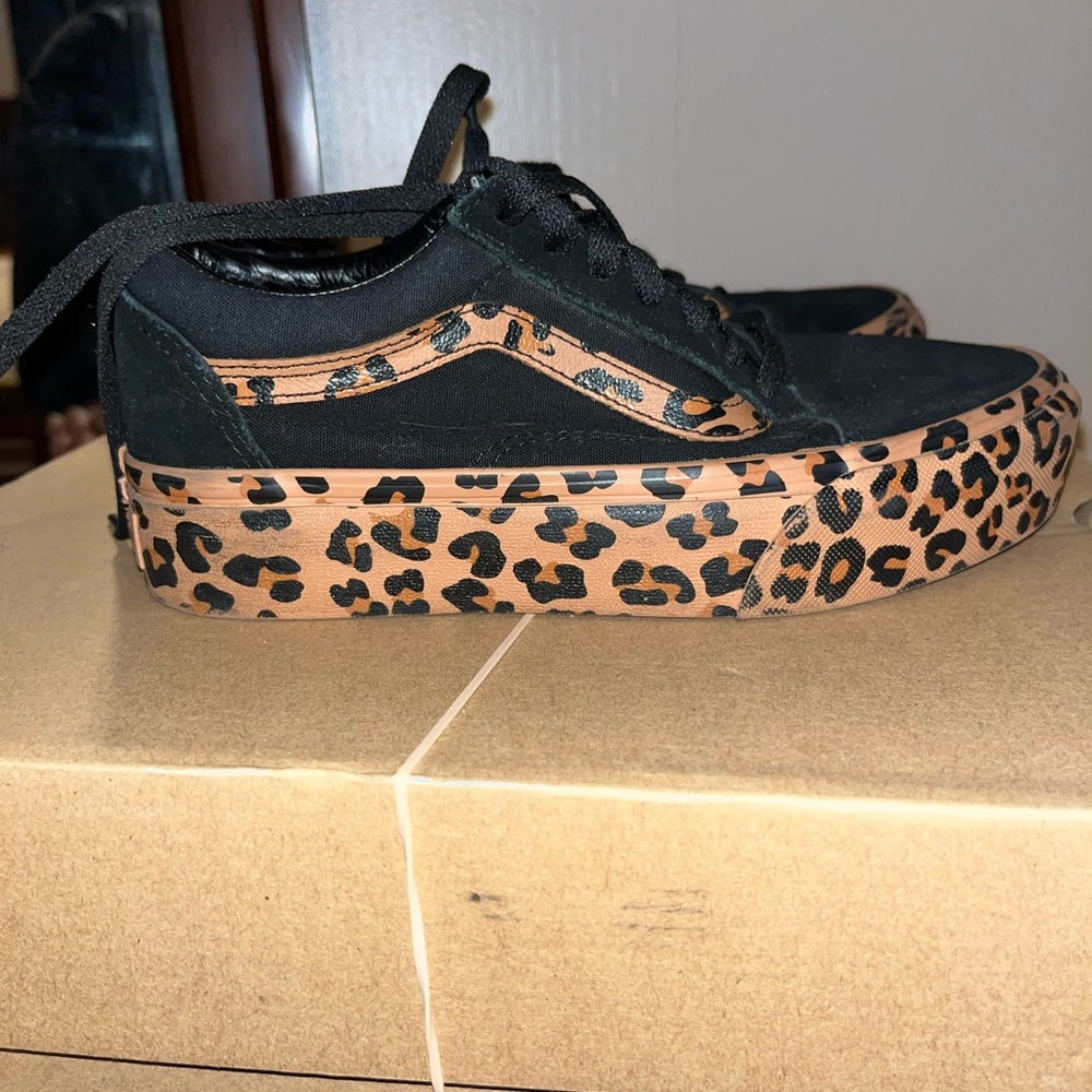 Platform animal print Vans